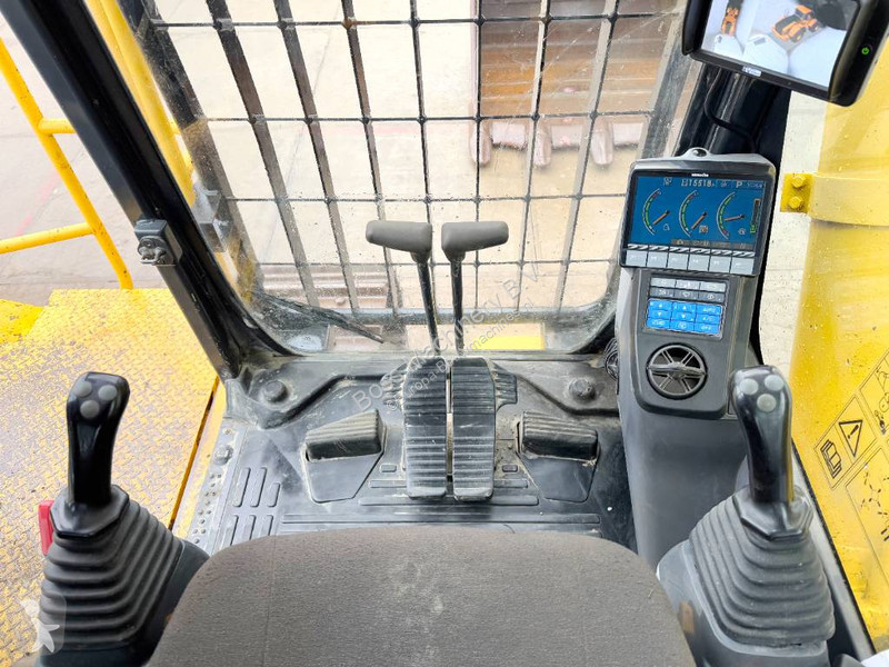 Lopatový nakládač Komatsu - Adjustable...