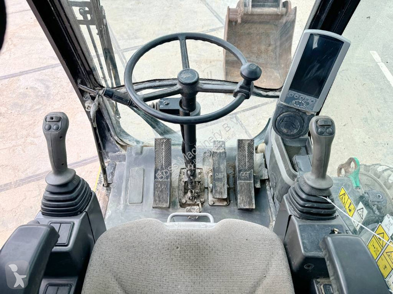 Excavator Caterpillar D - Triple Boom / Quick...