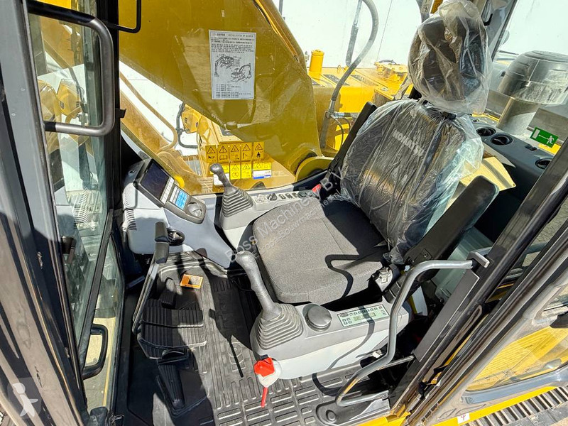 Excavator Komatsu -10M0 New / Unused / Hammer...