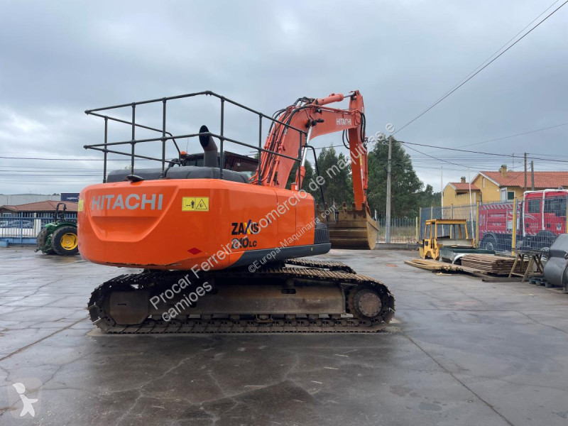 Escavadora Hitachi -5B