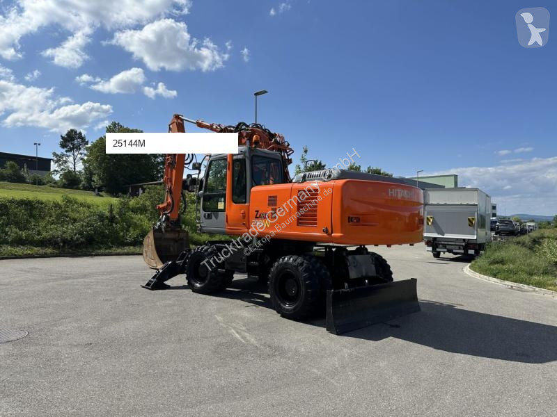 Lopatový nakládač Hitachi