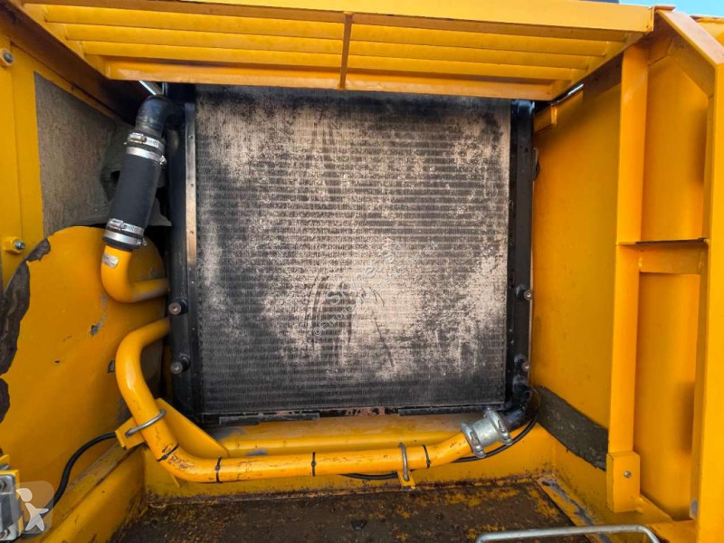 Escavatore JCB N
