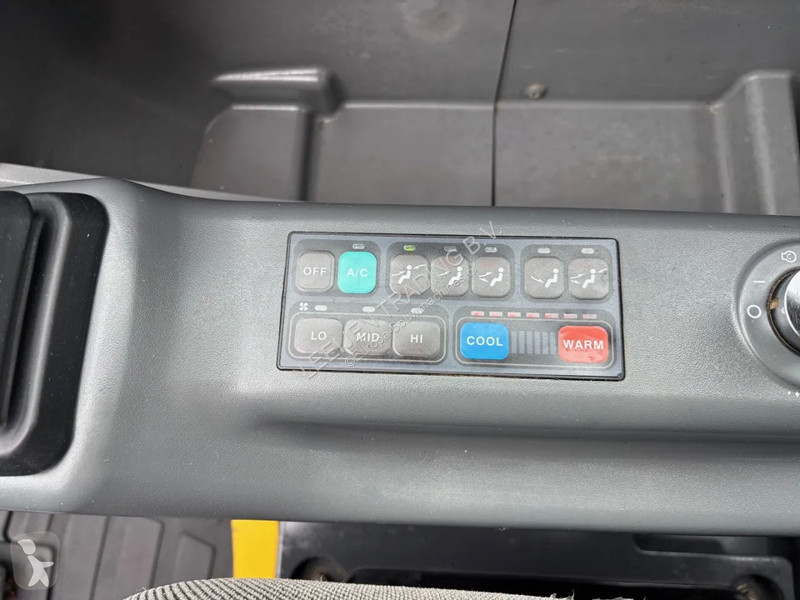 Excavator Doosan K wheeled excavator, 2015...