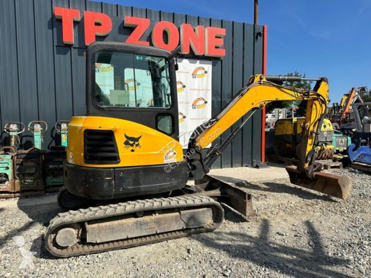 Lopatový nakládač Bobcat e35 cabine à 20900 € ht
