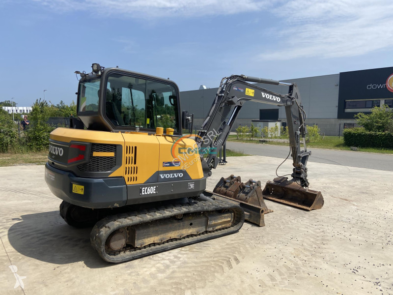 Lopatový nakládač Volvo EC60E