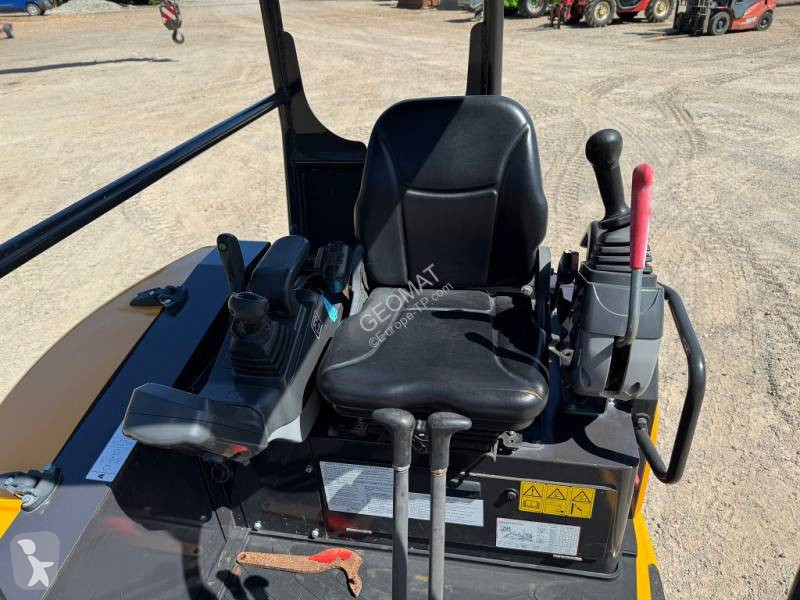 Escavadora Kato HD33V5