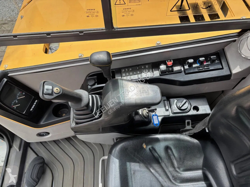 Escavadora Volvo D tracked excavator, A/C, 2016...