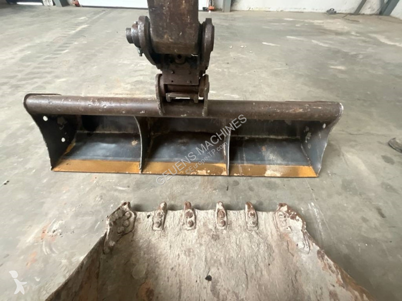 Escavadora Takeuchi
