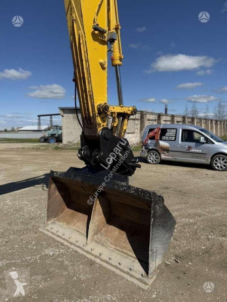 Excavator Komatsu LC-8
