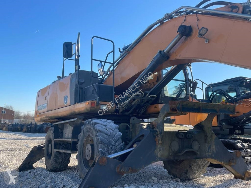 Excavadora Case WX218