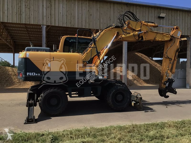 جرافة Hyundai R140W-9