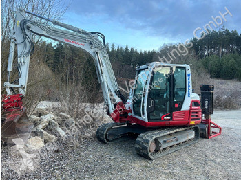 Escavadora Takeuchi