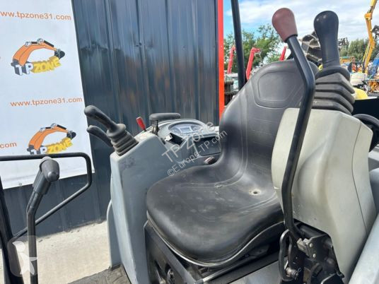 Lopatový nakládač Bobcat e17 à 13 900 € ht