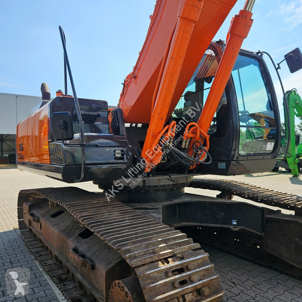 Excavadora Hitachi -5 with scrap shear Labounty...