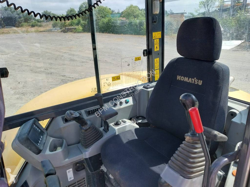 Escavadora Komatsu PC80MR-5