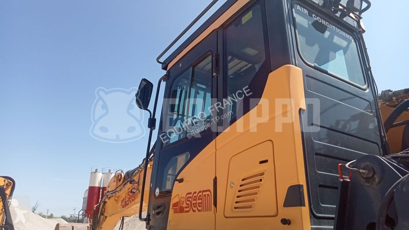 Excavator Hyundai HX380L with 20m longfront and...
