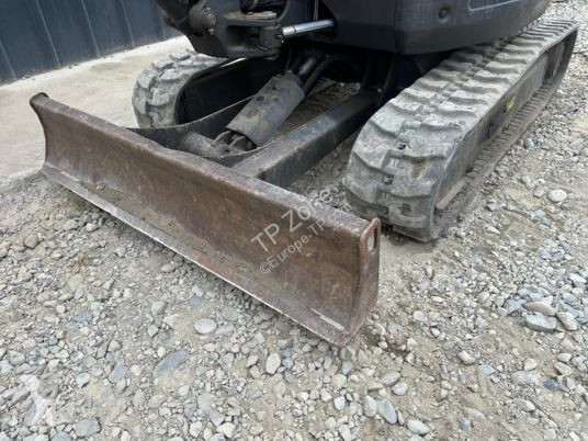 Lopatový nakládač Bobcat e26 à 18 500 € ht