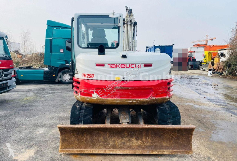 Escavatore Takeuchi
