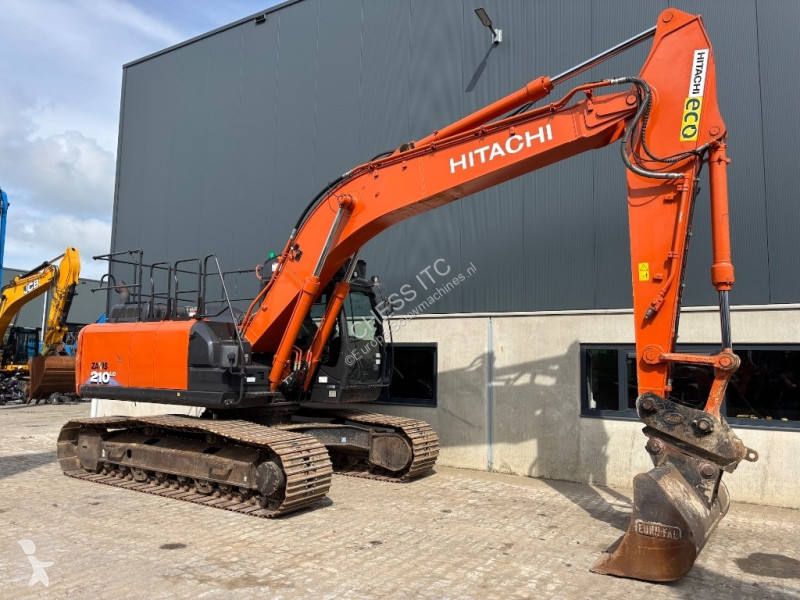 Escavadora Hitachi LC-6