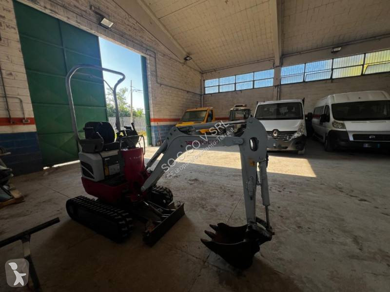 جرافة Takeuchi TB21JR