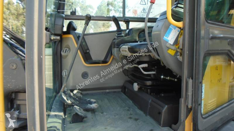 Lopatový nakládač Volvo ECR88D
