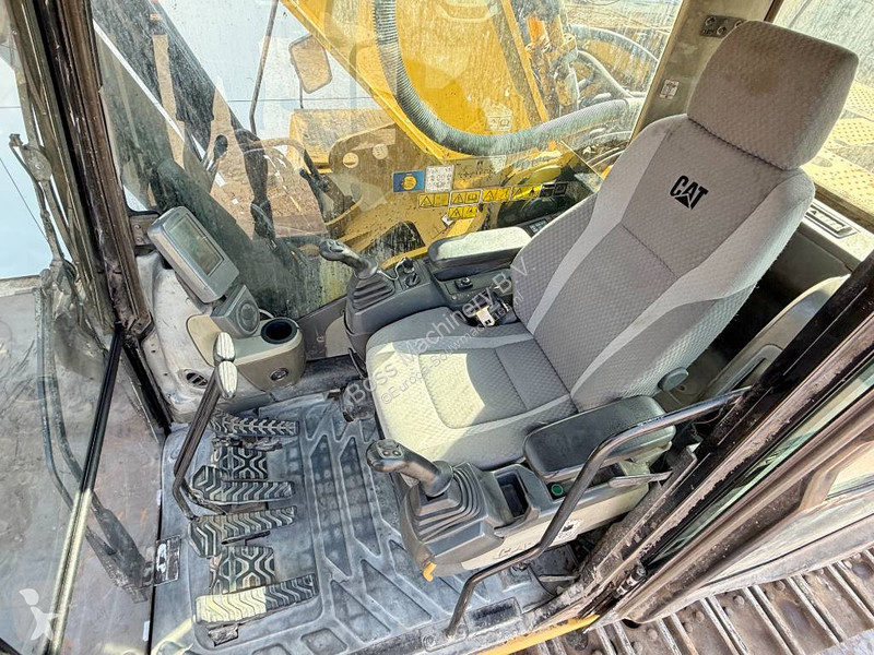 Excavator Caterpillar - German Machine /...