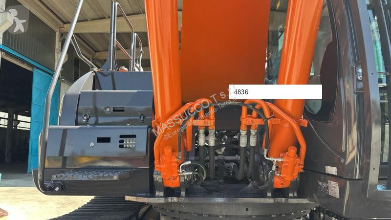 Excavadora Hitachi T-6