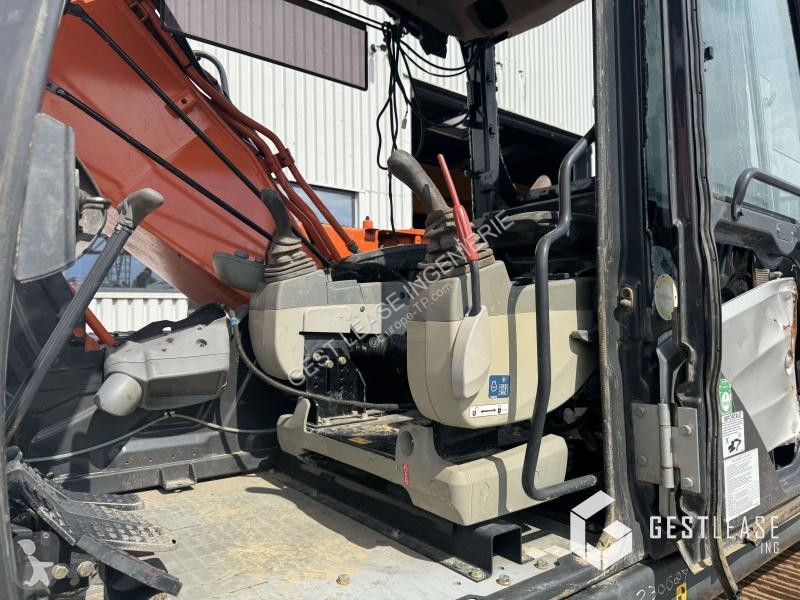 Escavatore Hitachi -5B