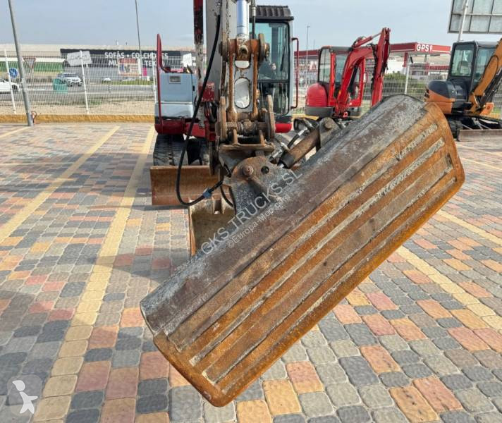 Escavadora Takeuchi