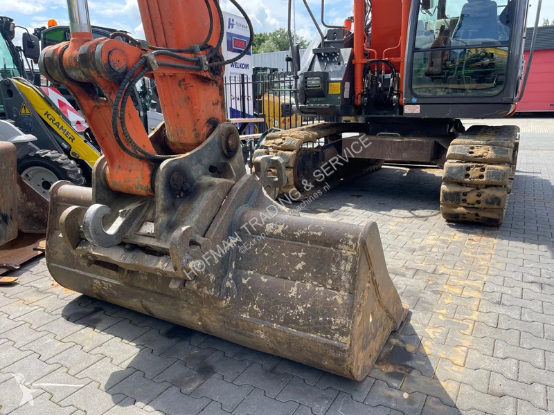 Excavadora Hitachi -3