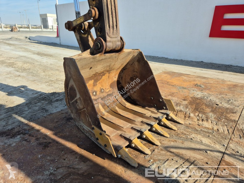 Excavator Komatsu PC210LC-8M0