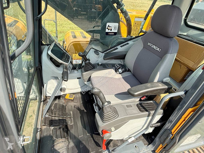 جرافة Hyundai HX360L - New / Unused / Hammer Lines