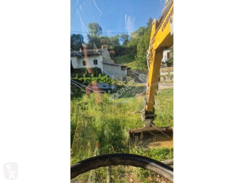 Lopatový nakládač Liebherr A COMPACT