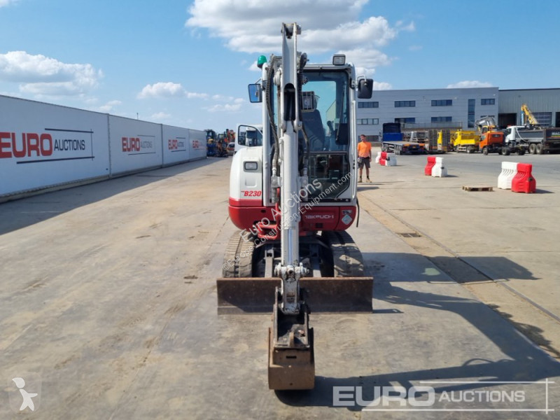 Escavadora Takeuchi 0