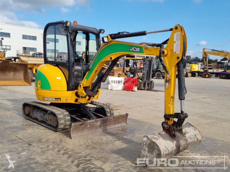Escavatore JCB
