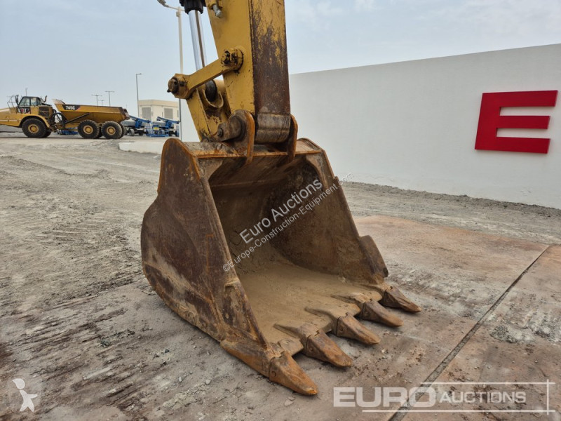 Escavatore Caterpillar 2