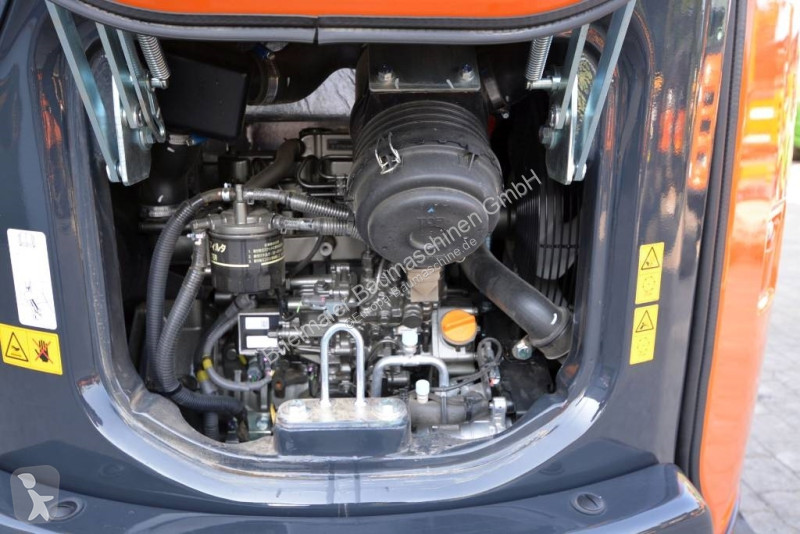 Escavadora Hitachi ZX 33 U-6