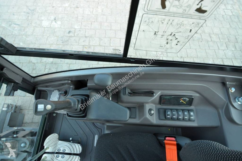 جرافة Volvo EC 18 E