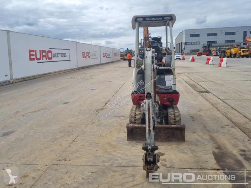 Escavadora Takeuchi TB216