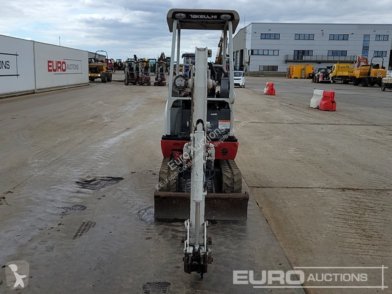 Escavadora Takeuchi TB216