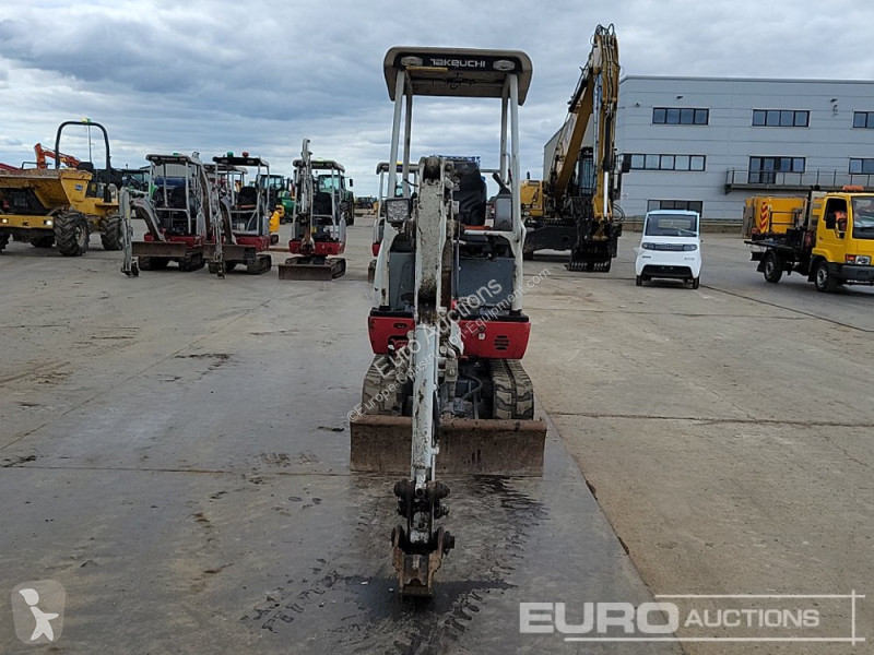 Escavadora Takeuchi TB216
