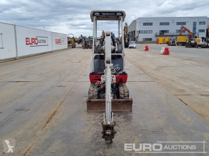 Escavadora Takeuchi TB216