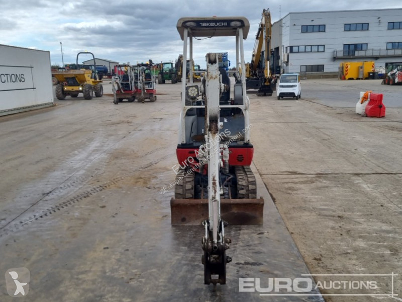 Escavadora Takeuchi TB216