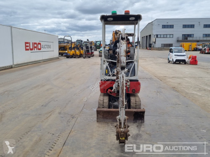 Escavadora Takeuchi TB215