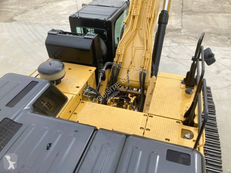 Lopatový nakládač Caterpillar 352F MH