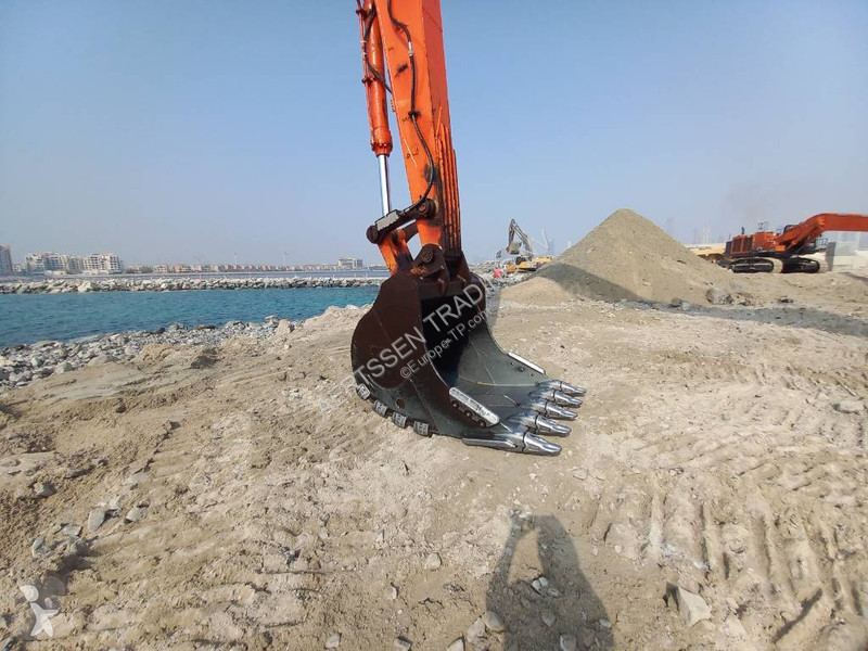 Escavadora Hitachi Longreach 28m (Abu Dhabi)