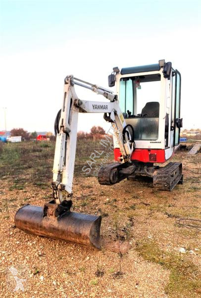 Escavatore Yanmar 3 GODETS VIO26-6