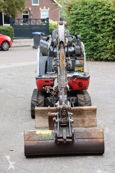 جرافة Takeuchi TB216