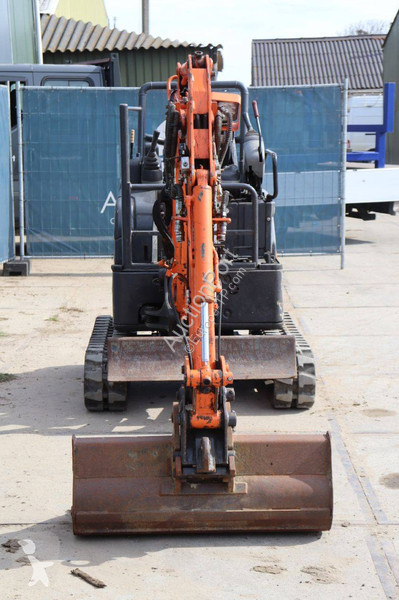 Escavatore Hitachi ZX17U