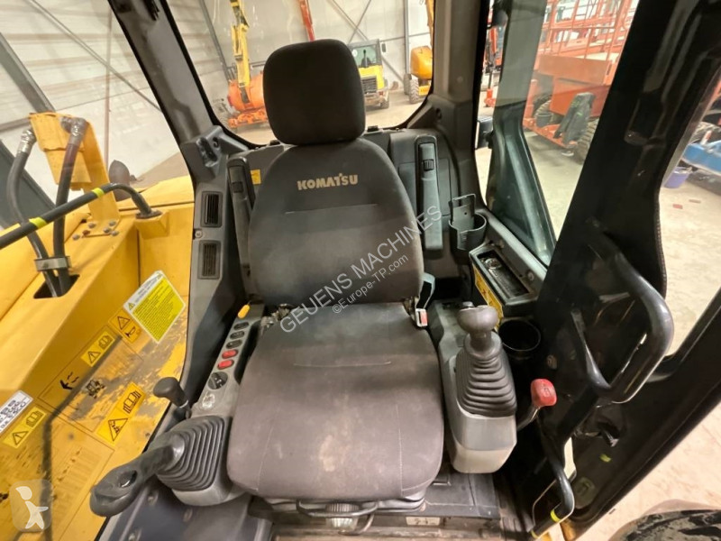 Excavator Komatsu MR-8